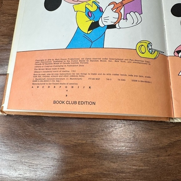 The Mickey Mouse Make-It Book - Picture 4 of 7